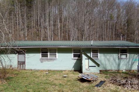 1905 Little Creek Road Burnsville NC 28714