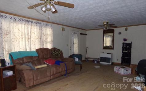 1905 Little Creek Road Burnsville NC 28714