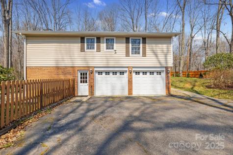 15 Jonway Court Candler NC 28715