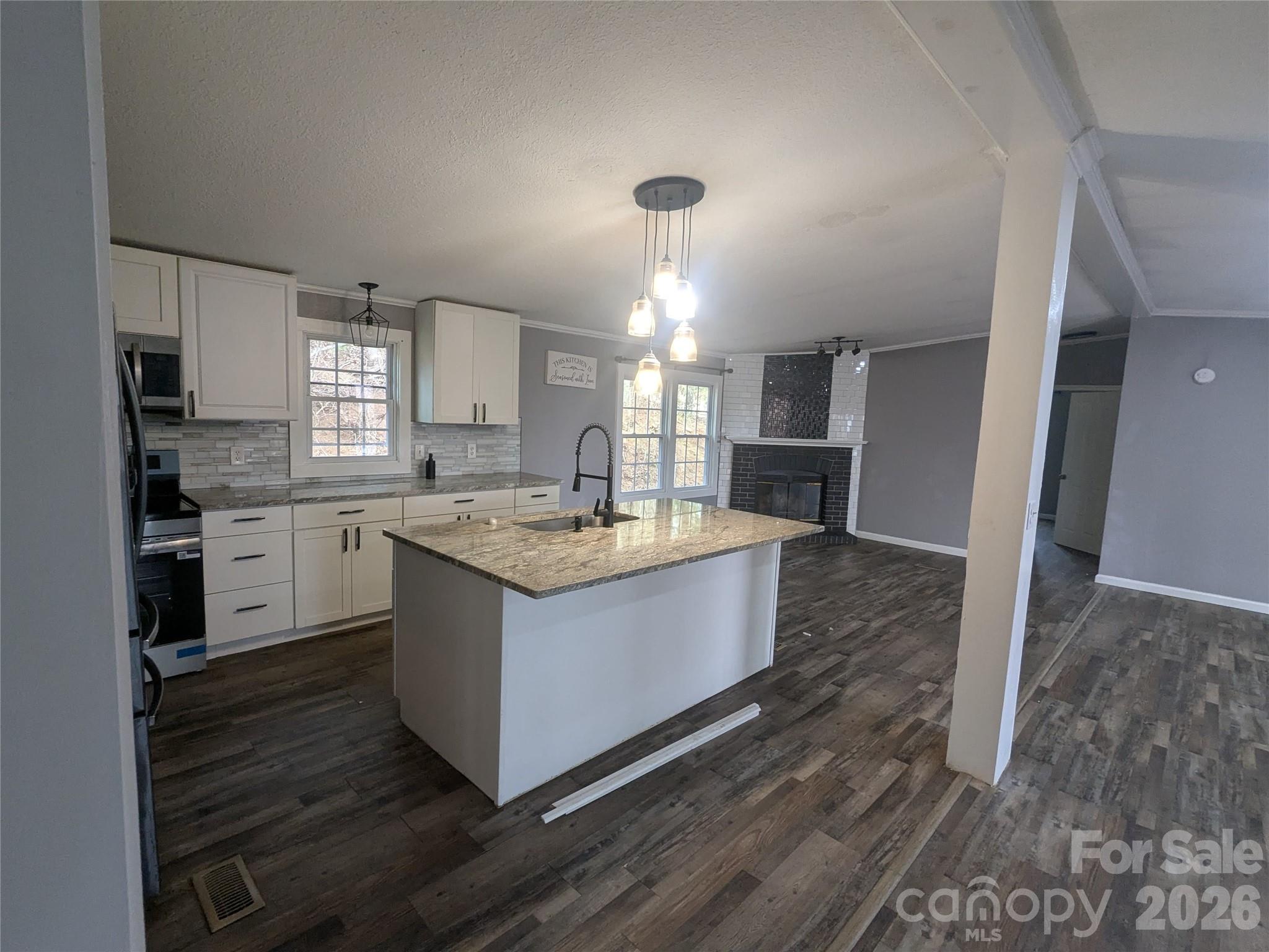 11 Gertrude Lane Candler NC 28715