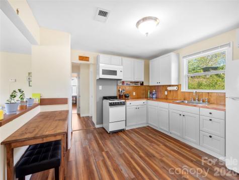 209 Wilmont Drive Hendersonville NC 28792