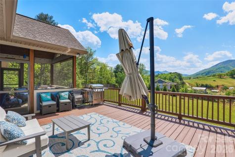 4 Oak Mountain Drive Leicester NC 28748