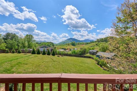 4 Oak Mountain Drive Leicester NC 28748
