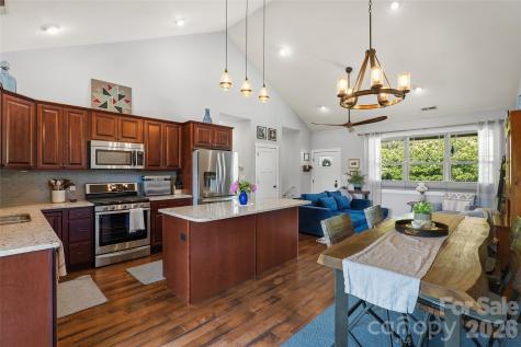 4 Oak Mountain Drive Leicester NC 28748