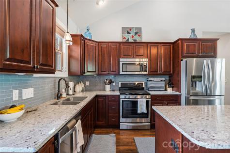 4 Oak Mountain Drive Leicester NC 28748