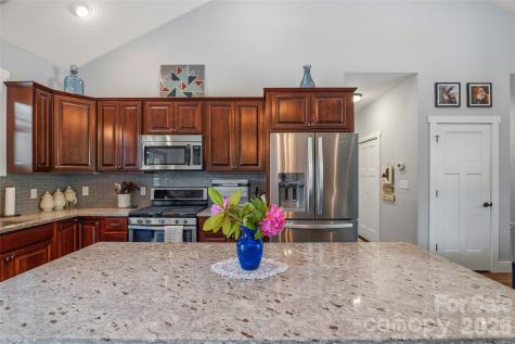 4 Oak Mountain Drive Leicester NC 28748