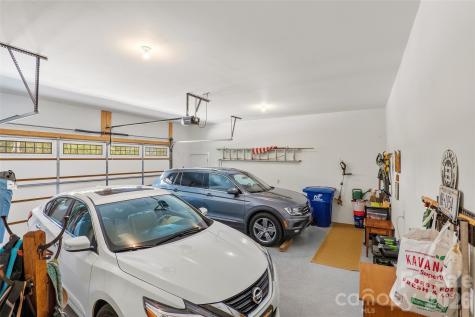 4 Oak Mountain Drive Leicester NC 28748