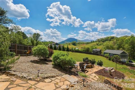 4 Oak Mountain Drive Leicester NC 28748