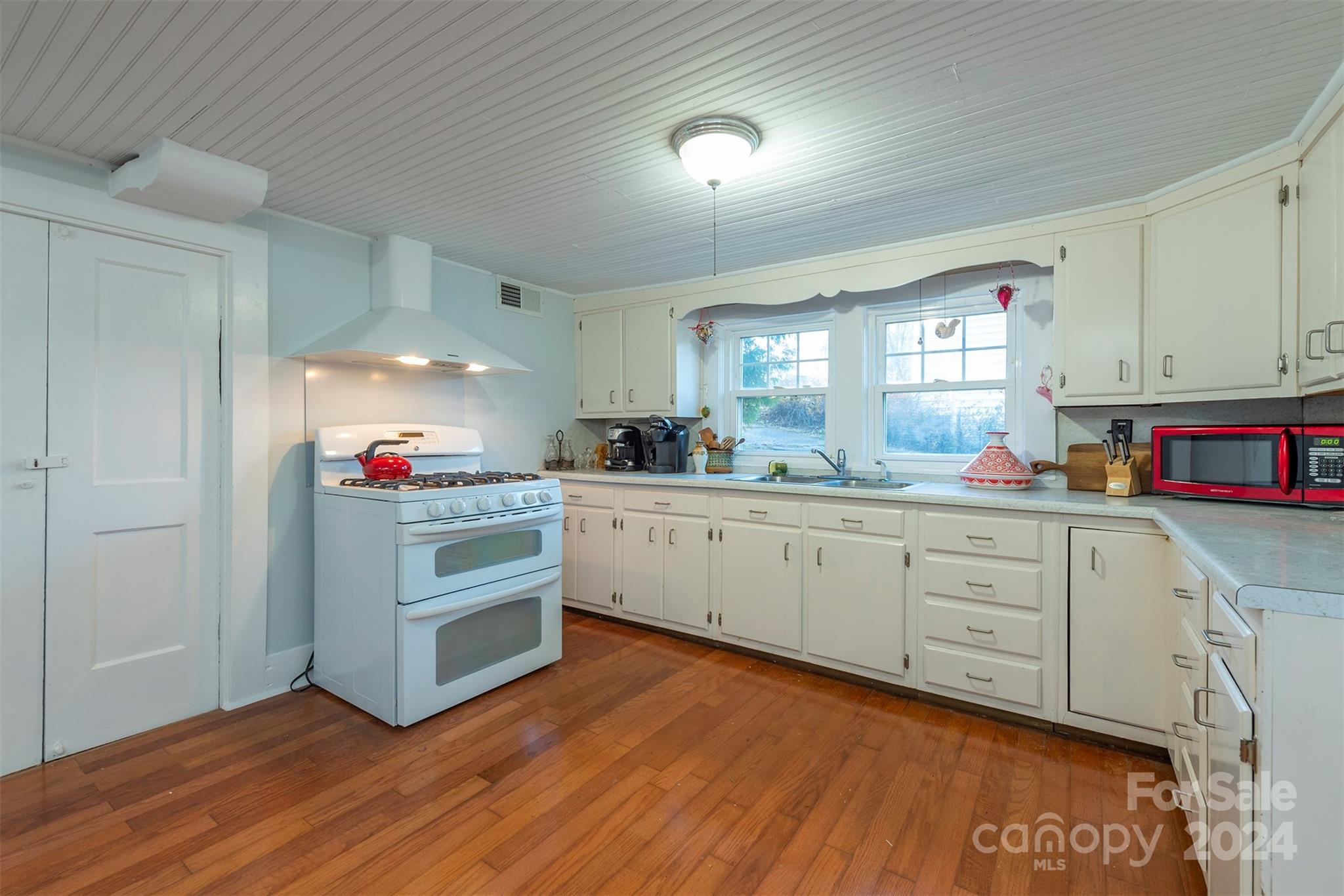 152 Murphy Hill Road Weaverville NC 28787