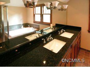 9 Meadowview Road Asheville NC 28804