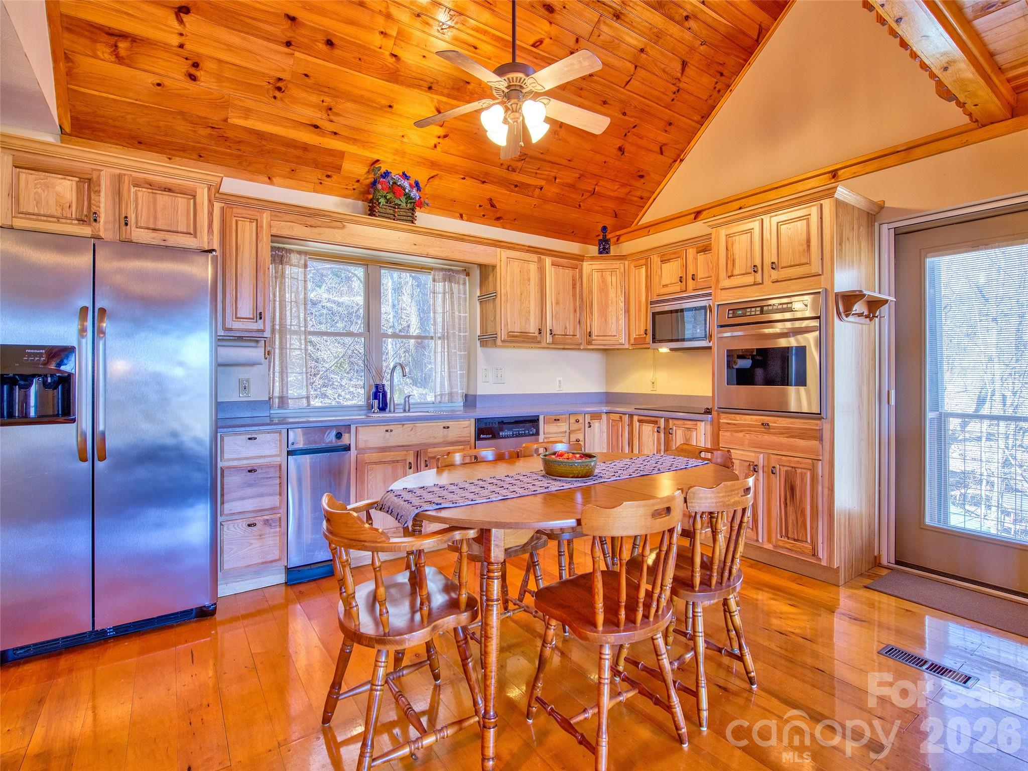 1463 Apple Creek Road Waynesville NC 28786