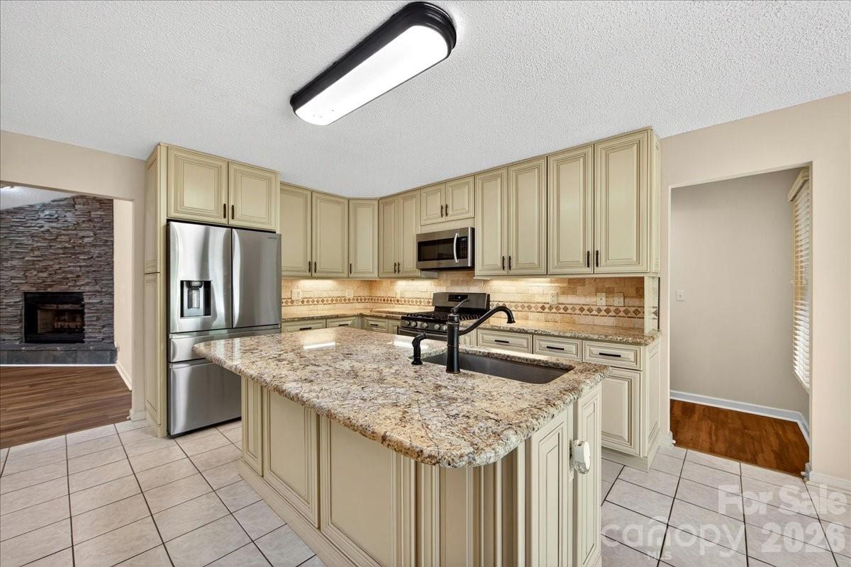 148 Miss Ellie Lane Gastonia NC 28056
