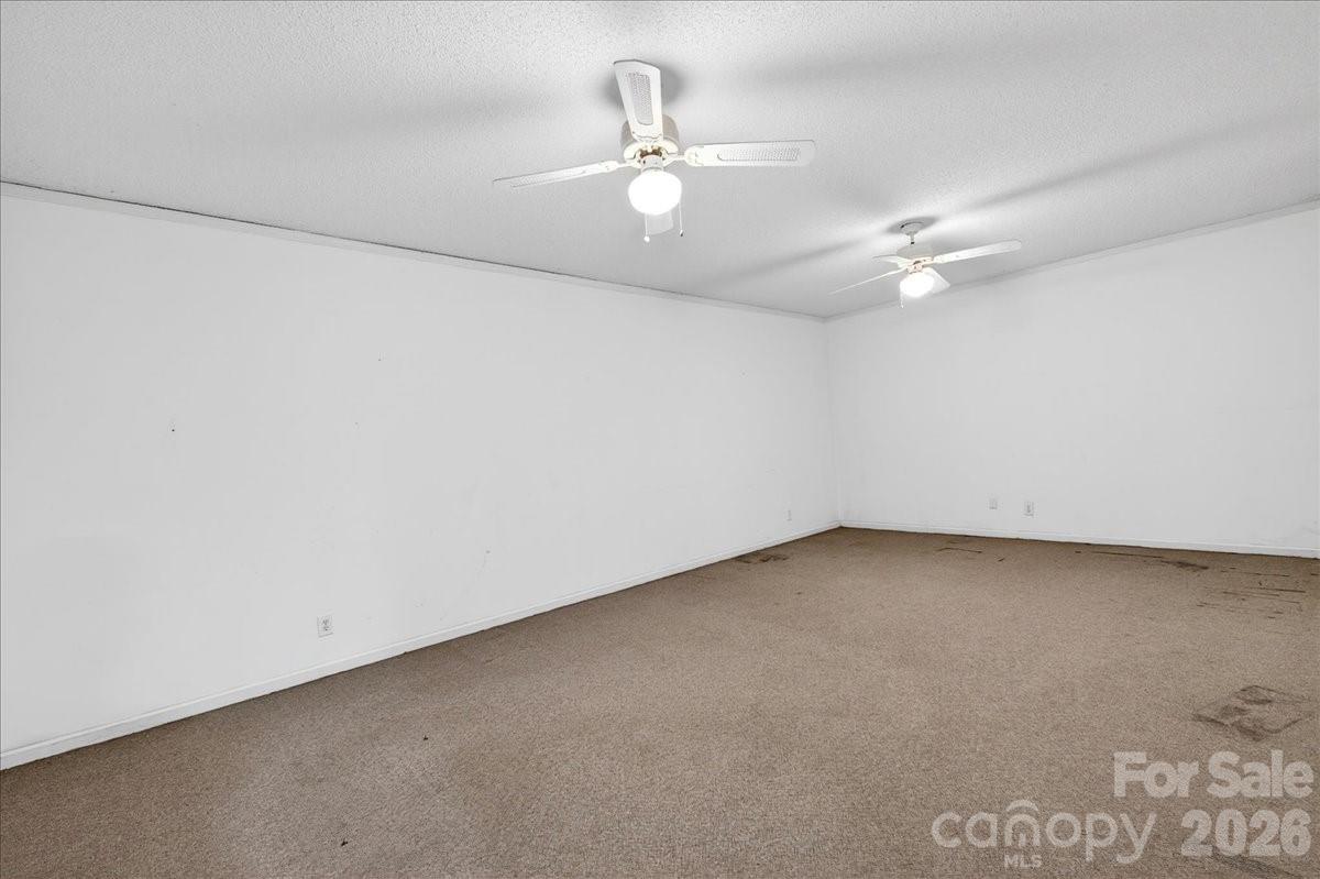 148 Miss Ellie Lane Gastonia NC 28056