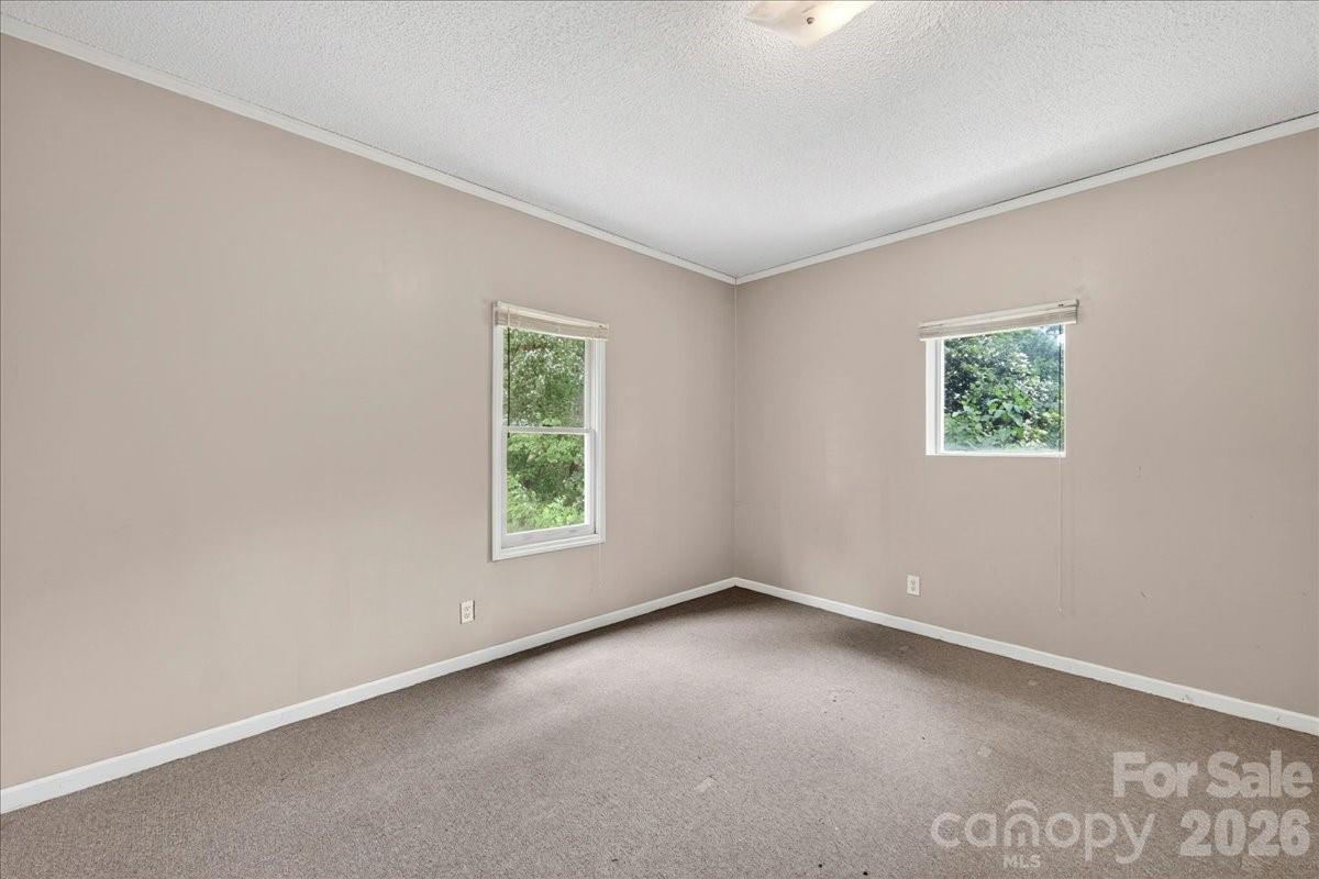 148 Miss Ellie Lane Gastonia NC 28056