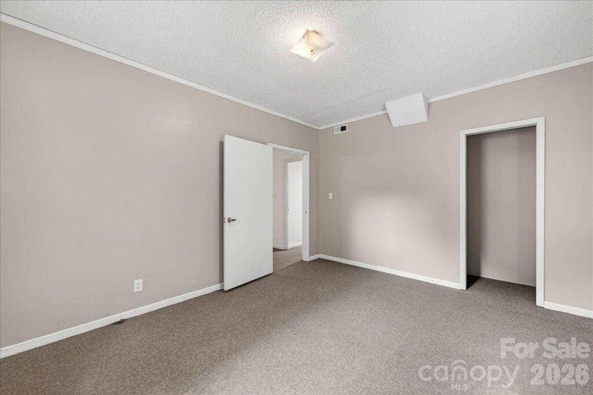 148 Miss Ellie Lane Gastonia NC 28056