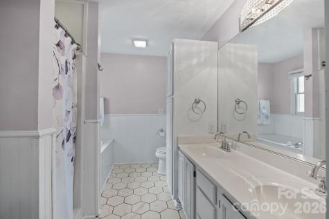 1618 Brookside Camp Road Hendersonville NC 28792