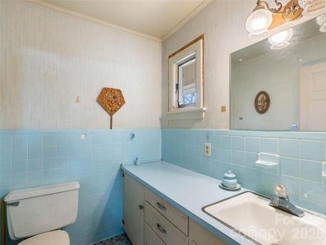 121 Hummingbird Lane Columbus NC 28722