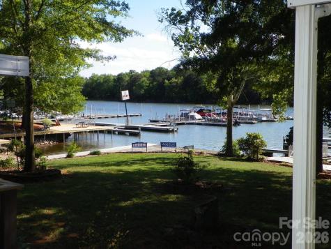 105 Dogwood Circle New London NC 28127