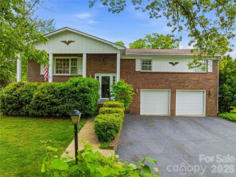 208 Applecross Lane Hendersonville NC 28791