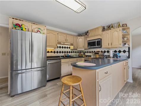 208 Applecross Lane Hendersonville NC 28791