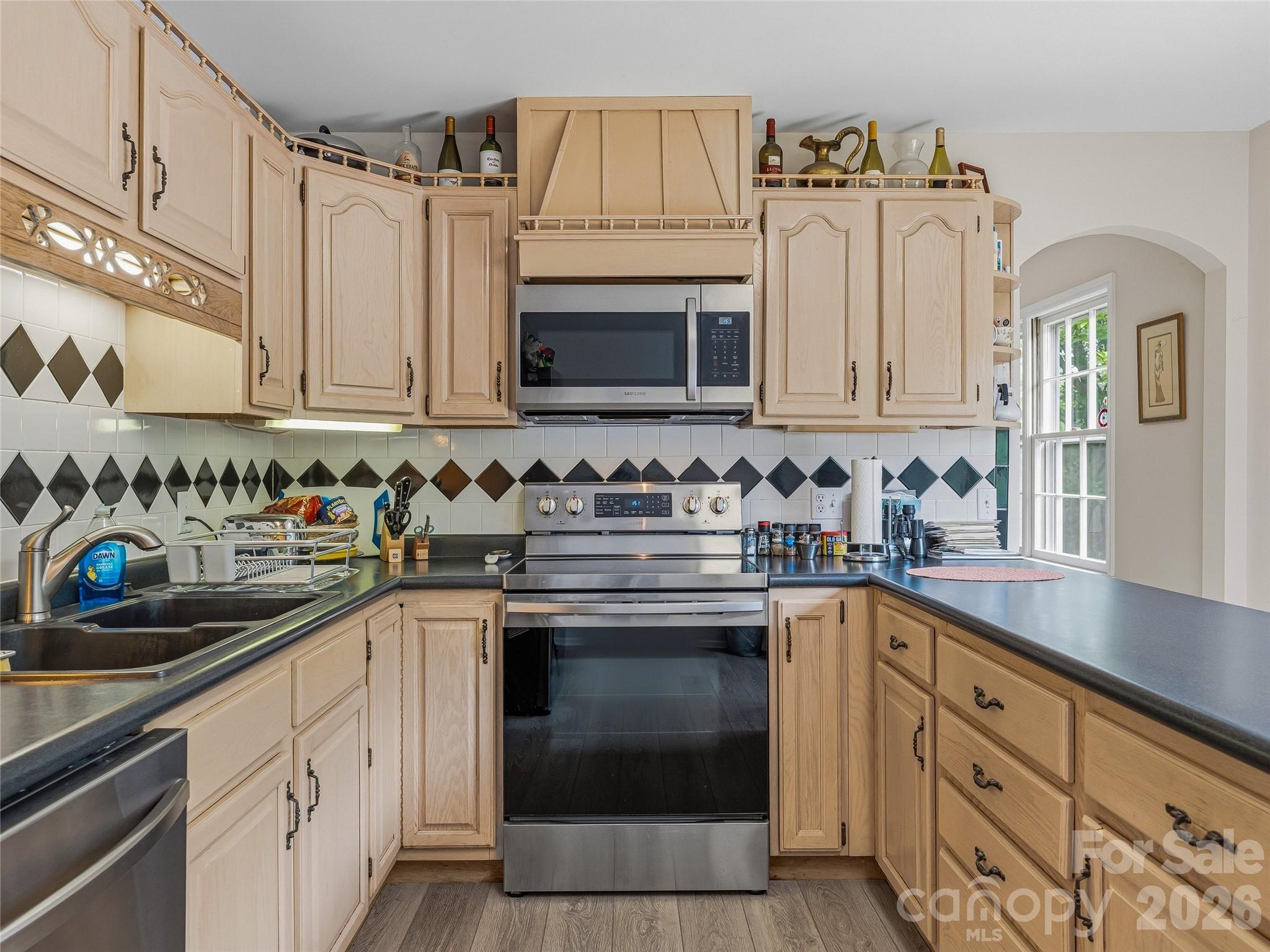 208 Applecross Lane Hendersonville NC 28791