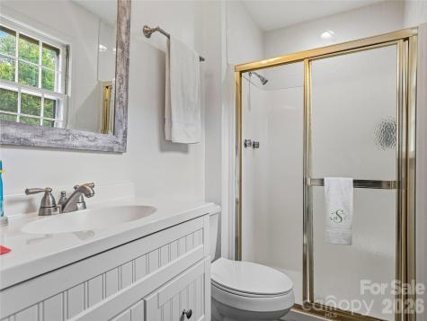 208 Applecross Lane Hendersonville NC 28791