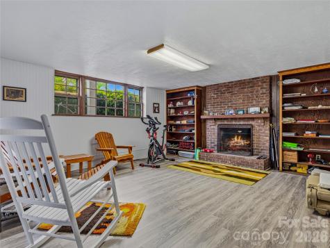 208 Applecross Lane Hendersonville NC 28791