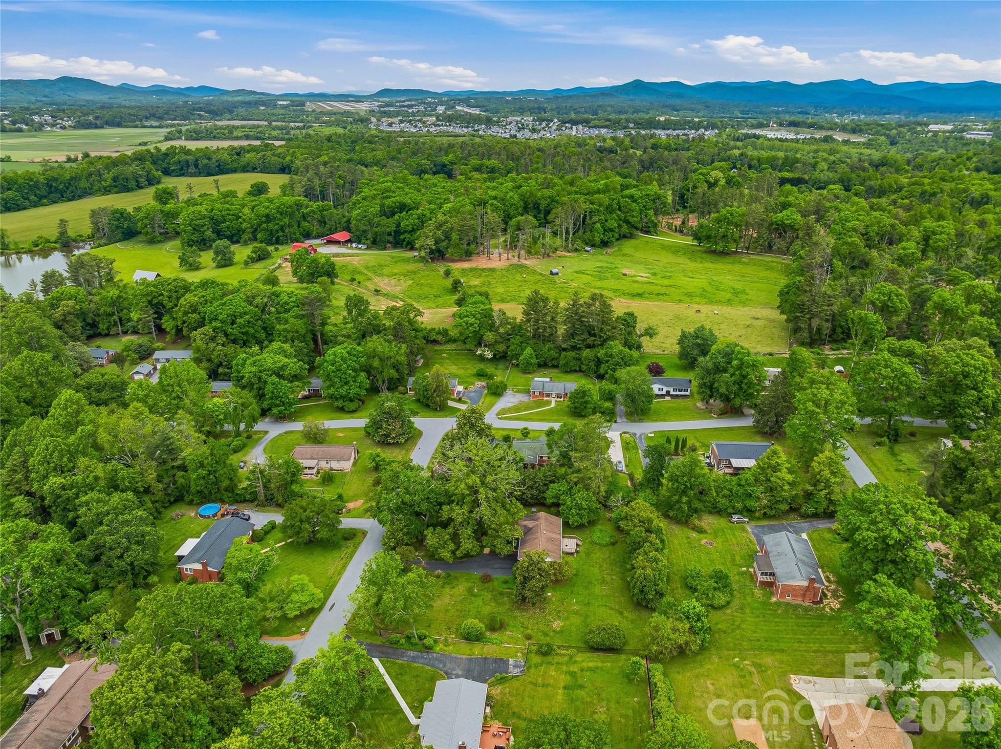 208 Applecross Lane Hendersonville NC 28791