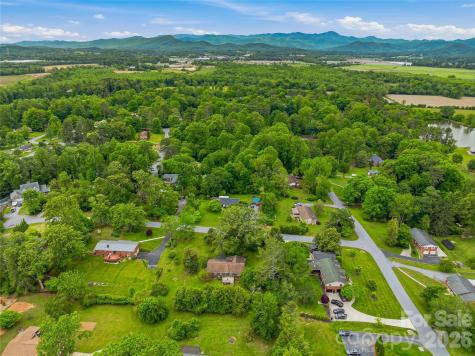 208 Applecross Lane Hendersonville NC 28791