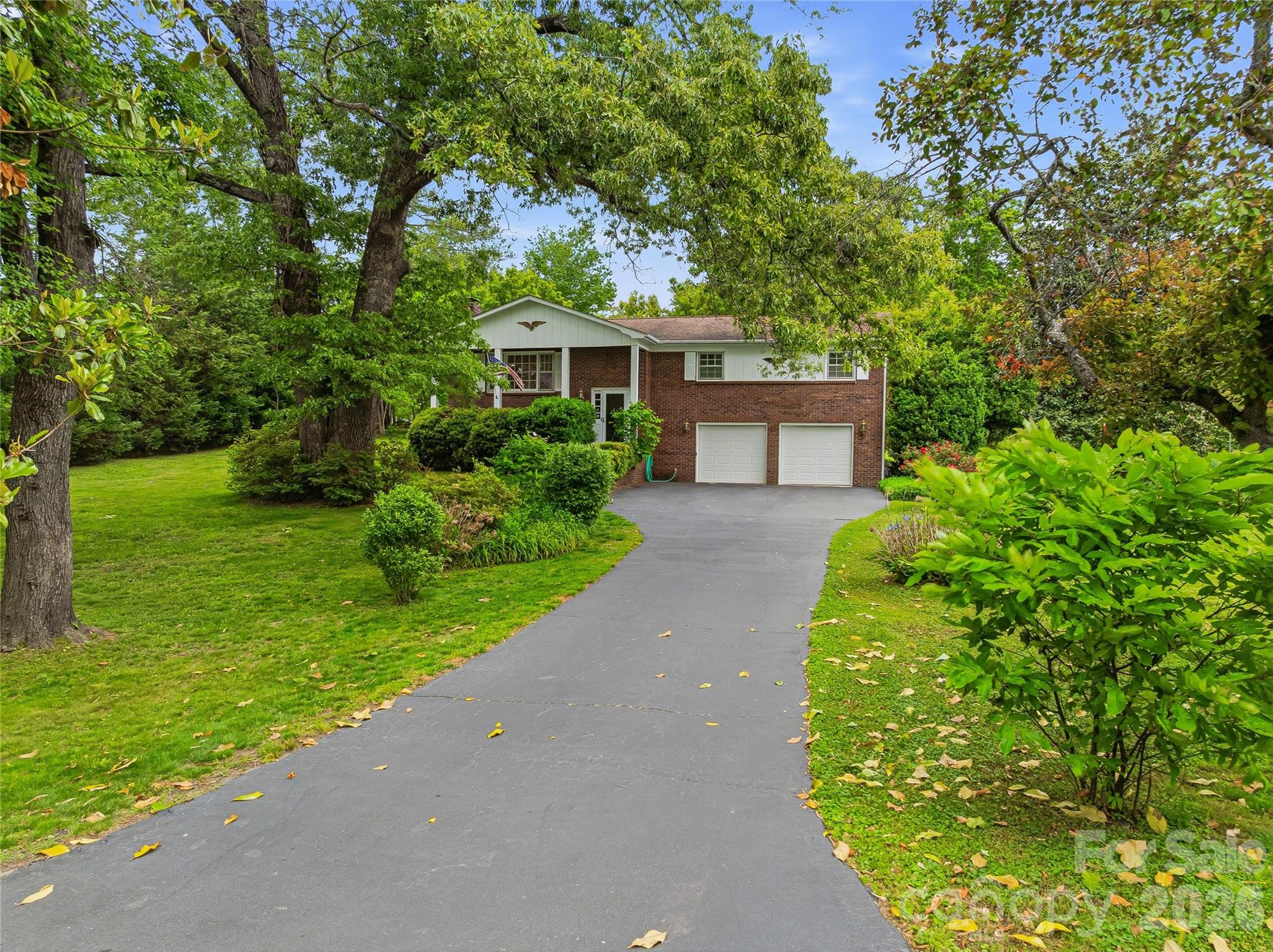 208 Applecross Lane Hendersonville NC 28791