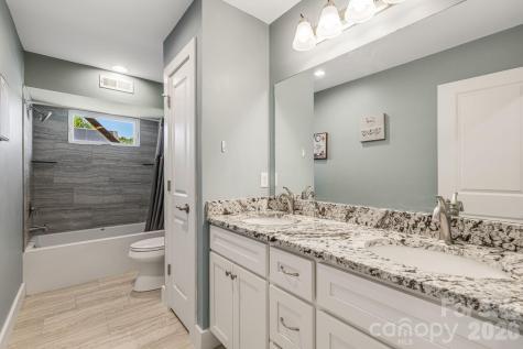 215 Oak Meadow Lane Asheville NC 28804
