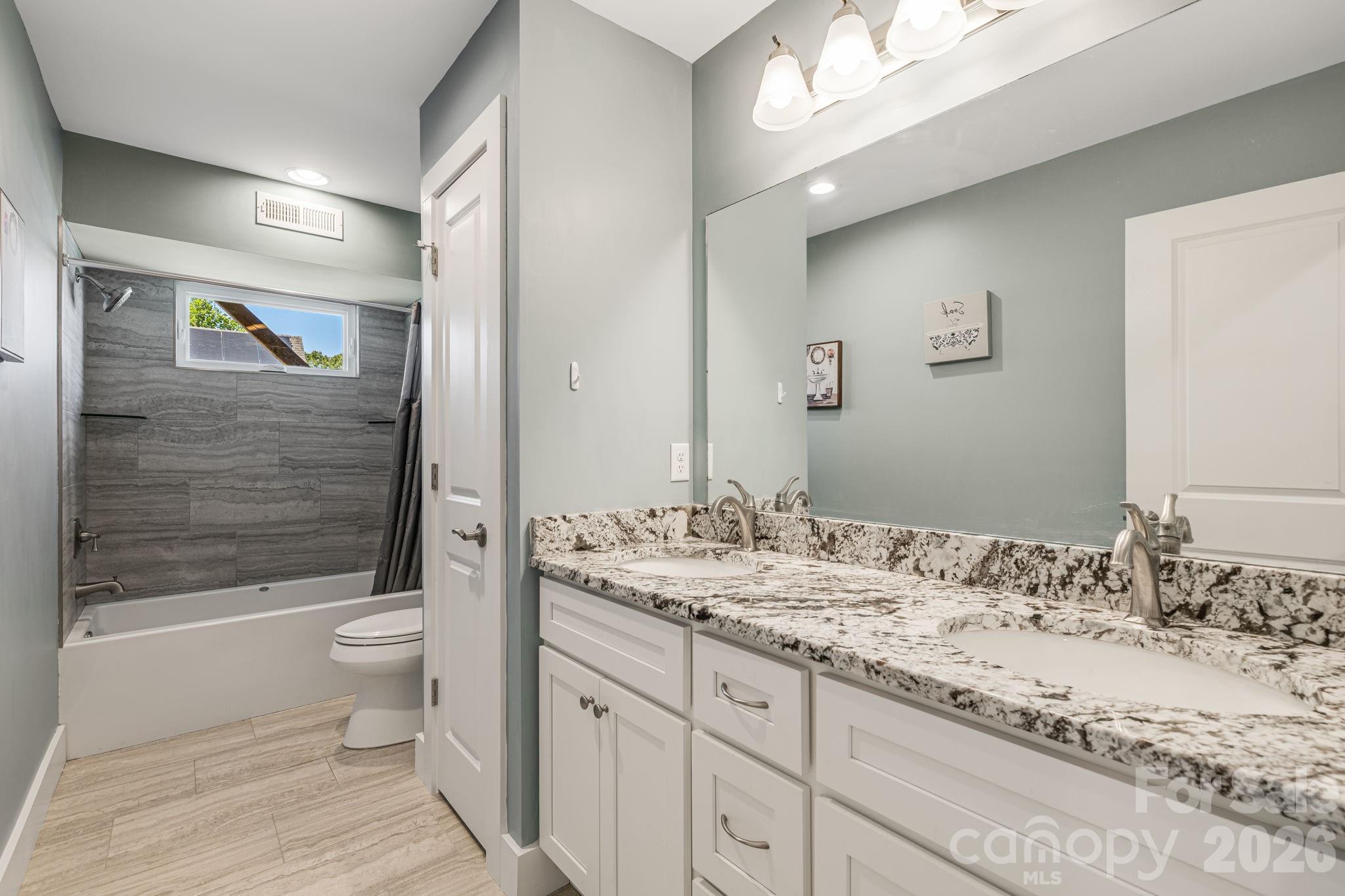 215 Oak Meadow Lane Asheville NC 28804