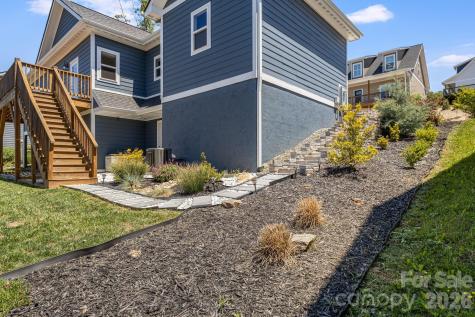 215 Oak Meadow Lane Asheville NC 28804