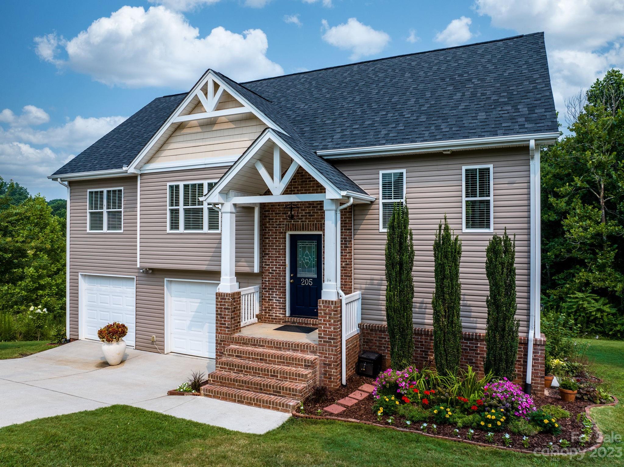 205 17th Avenue SE Hickory NC 28602