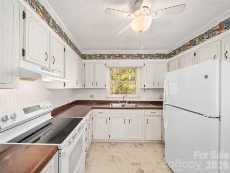 261 Shady Oak Road Burnsville NC 28714