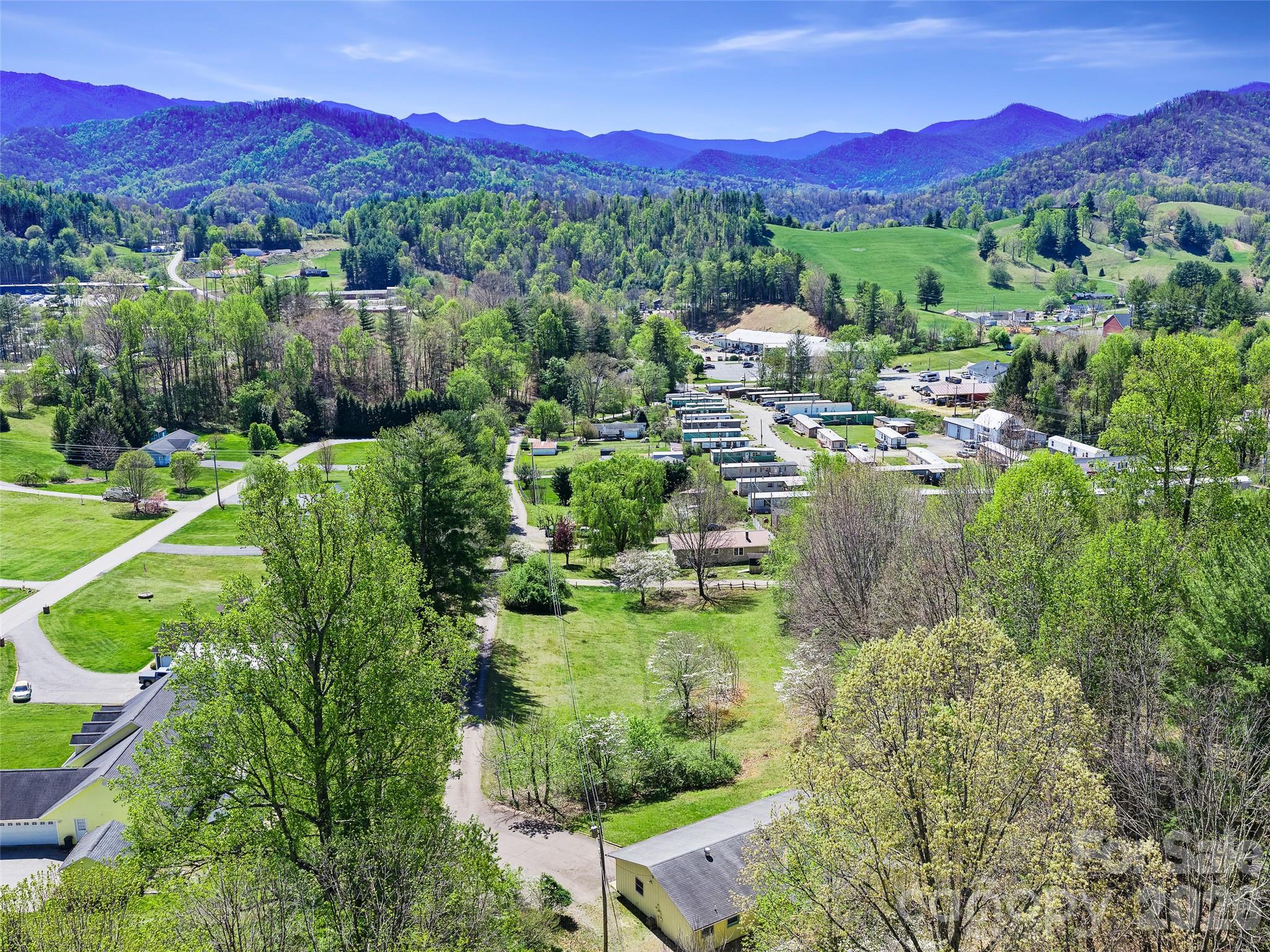 261 Shady Oak Road Burnsville NC 28714