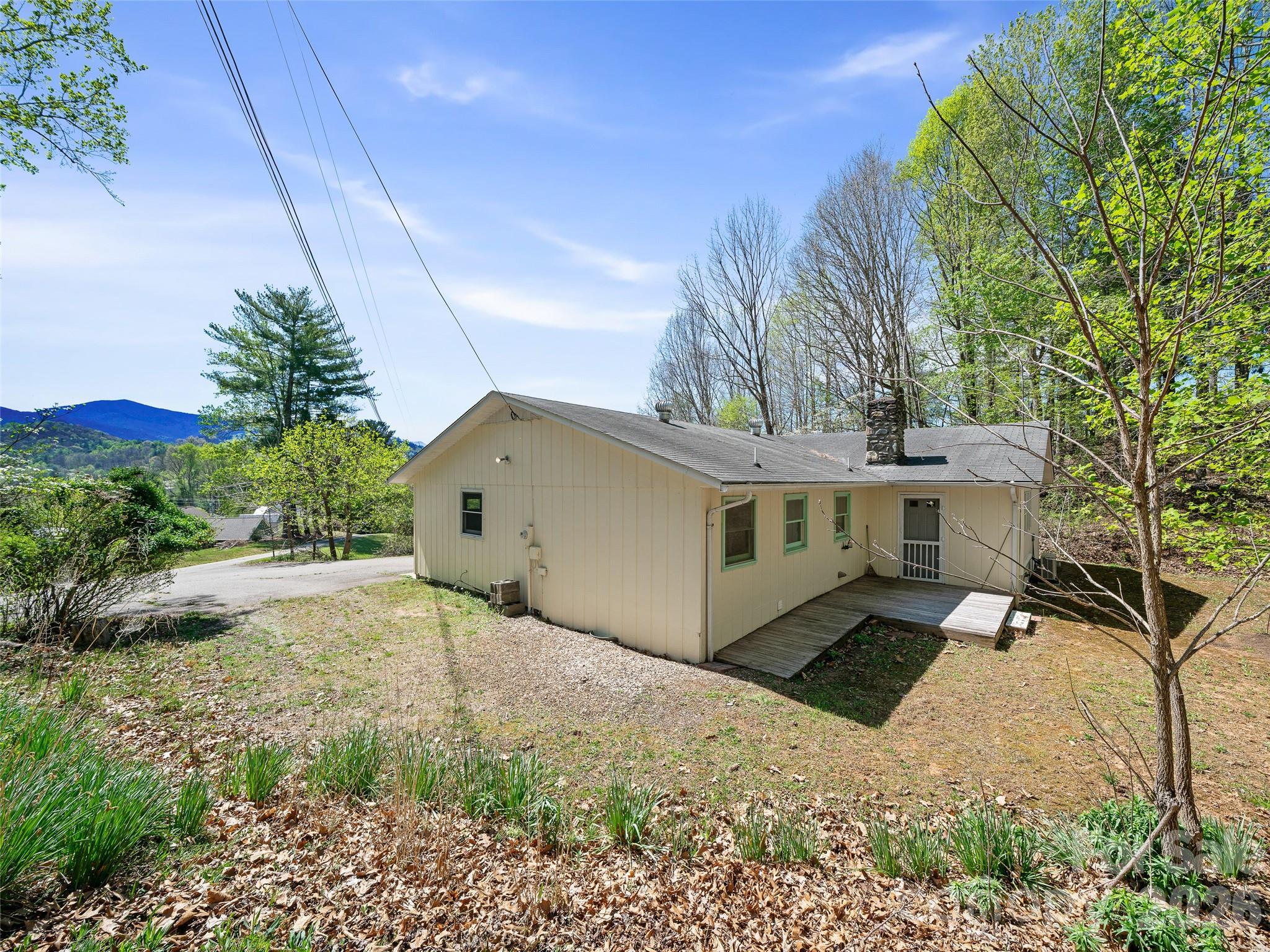 261 Shady Oak Road Burnsville NC 28714