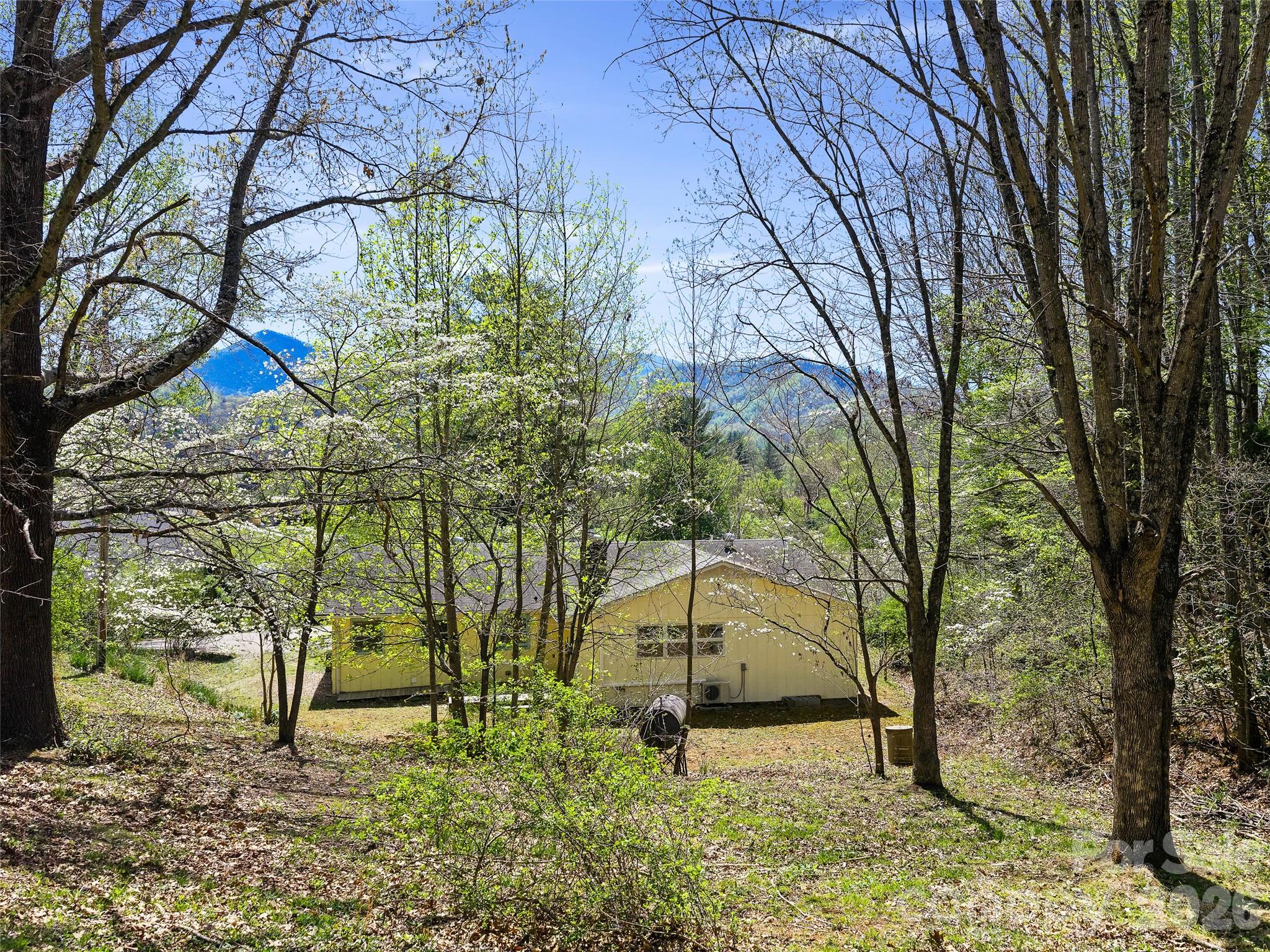 261 Shady Oak Road Burnsville NC 28714
