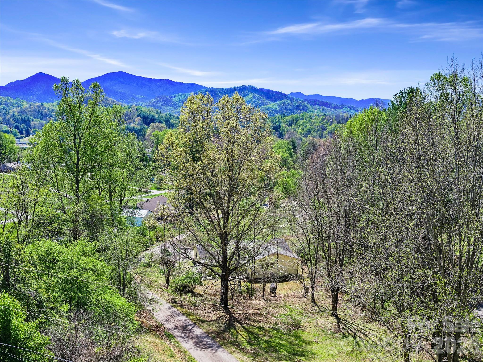 261 Shady Oak Road Burnsville NC 28714