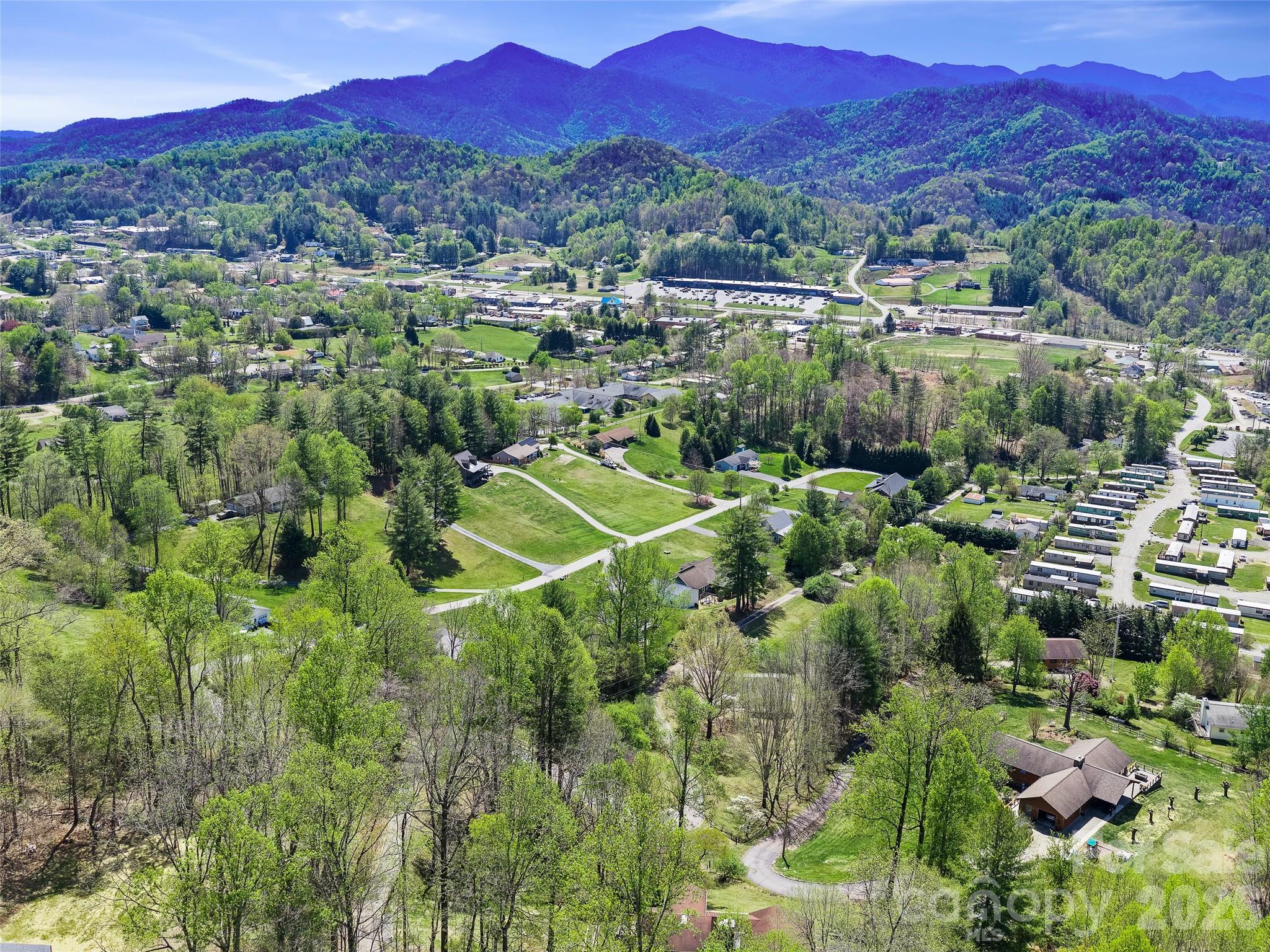 261 Shady Oak Road Burnsville NC 28714