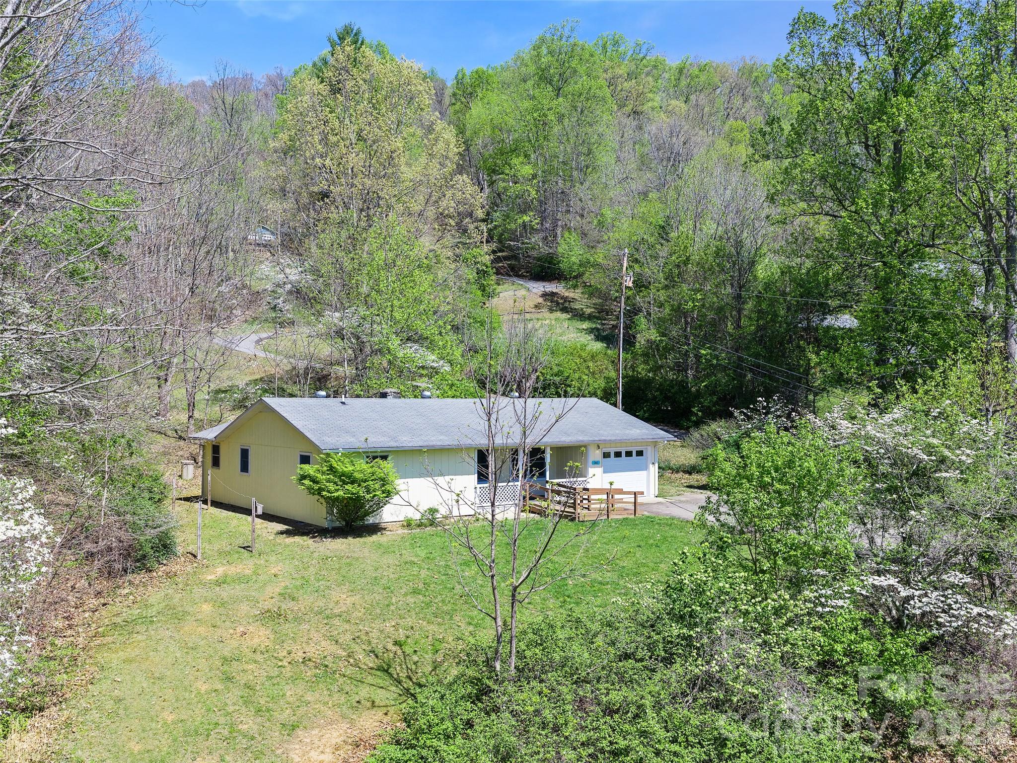 261 Shady Oak Road Burnsville NC 28714