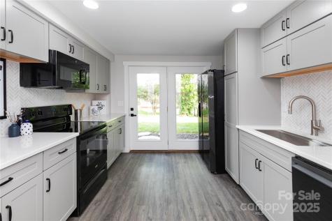 3 High Meadow Road Asheville NC 28803