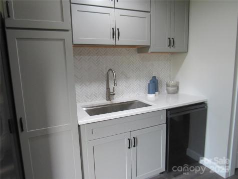 3 High Meadow Road Asheville NC 28803