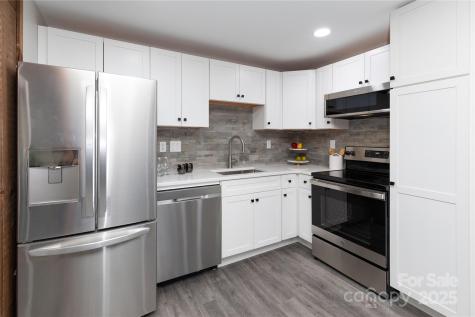 3 High Meadow Road Asheville NC 28803