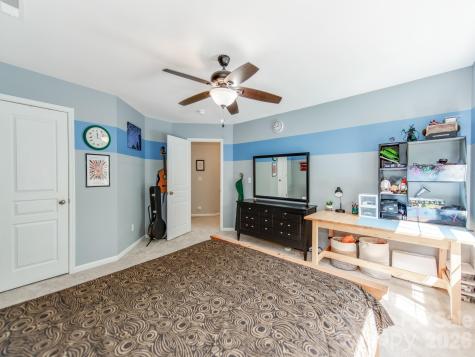 6135 Maple Leaf Avenue Harrisburg NC 28075