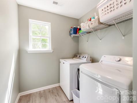 6135 Maple Leaf Avenue Harrisburg NC 28075