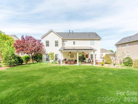 6135 Maple Leaf Avenue Harrisburg NC 28075