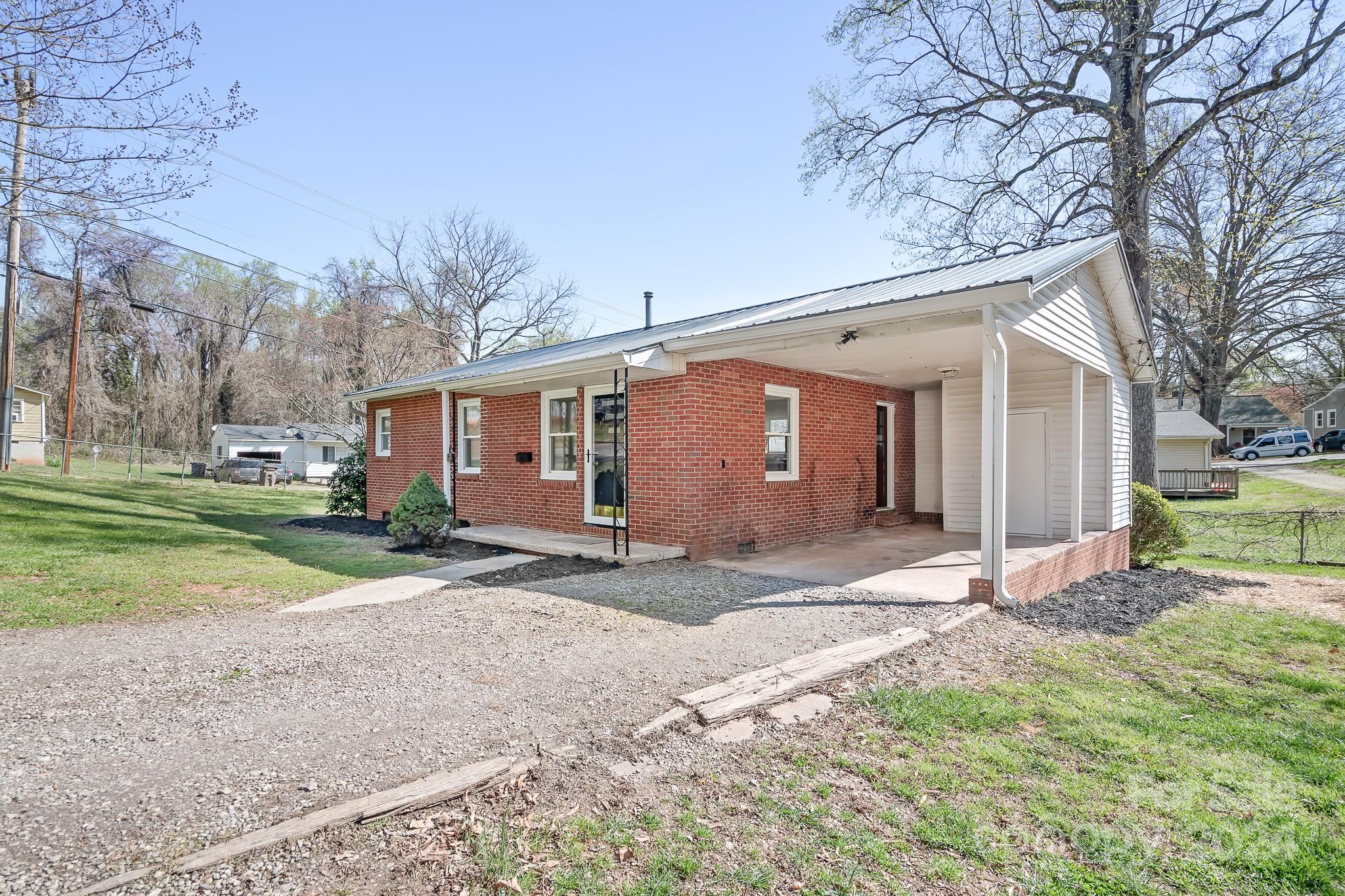 266 Long Street Statesville NC 28677