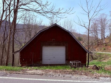 1306 Fork Mountain Road Bakersville NC 28705