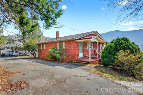 1306 Fork Mountain Road Bakersville NC 28705